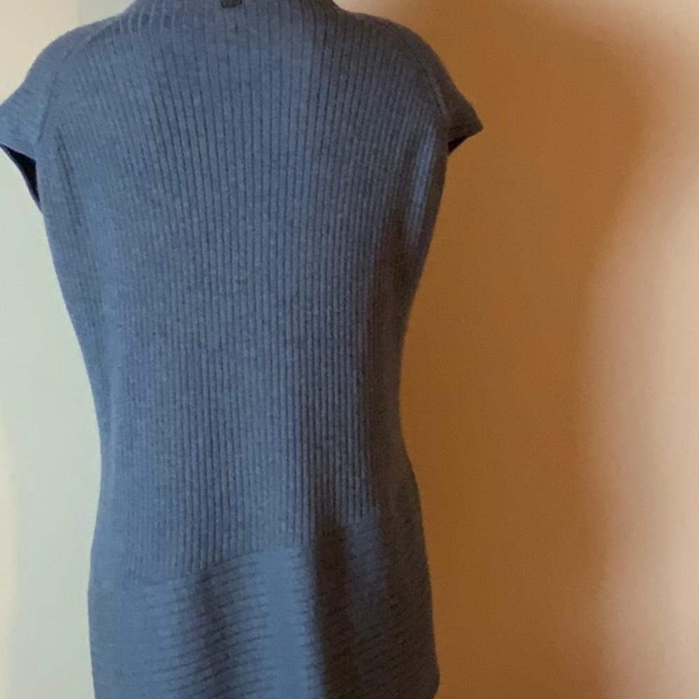 St. John Sweater - Picture 5 of 8